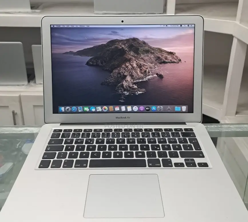 New Laptop Apple MacBook Air 2015 8GB Intel Core I5 SSD 128GB