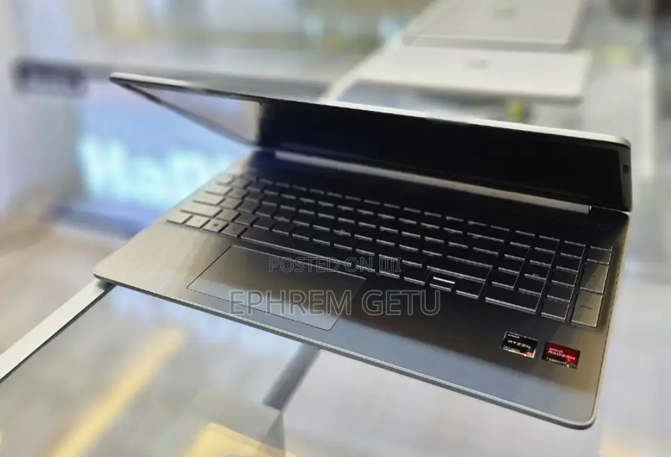 New Laptop HP Stream Notebook 8GB AMD Ryzen 5 SSD 512GB