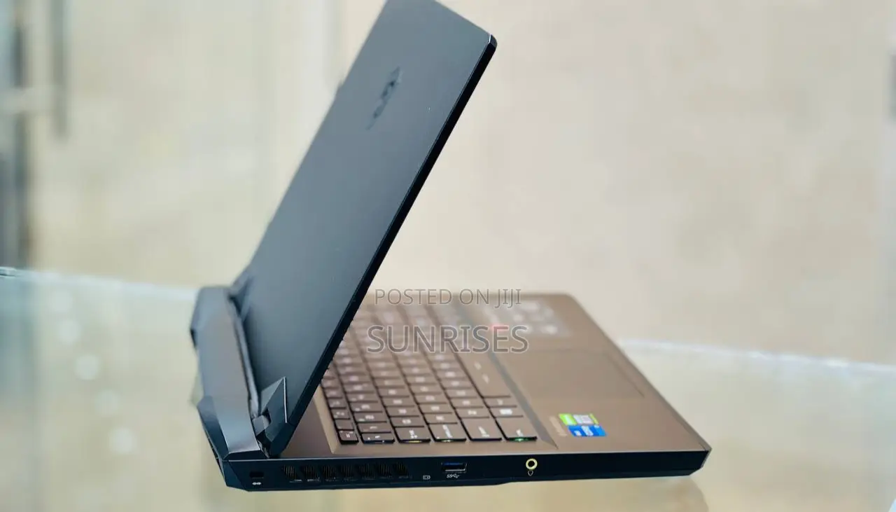 New Laptop MSI GP75 Leopard 16GB Intel Core I7 SSD 1T