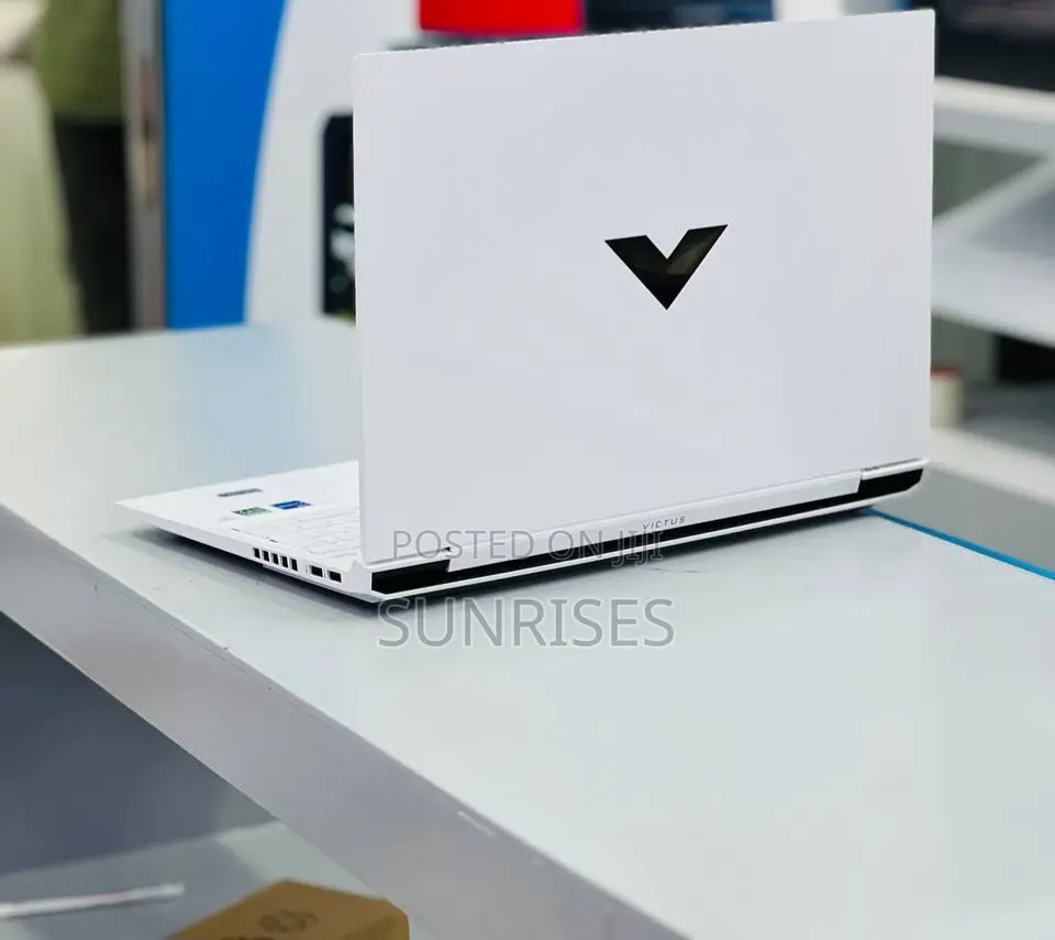 New Laptop HP Victus 16 16GB Intel Core I7 SSD 512GB