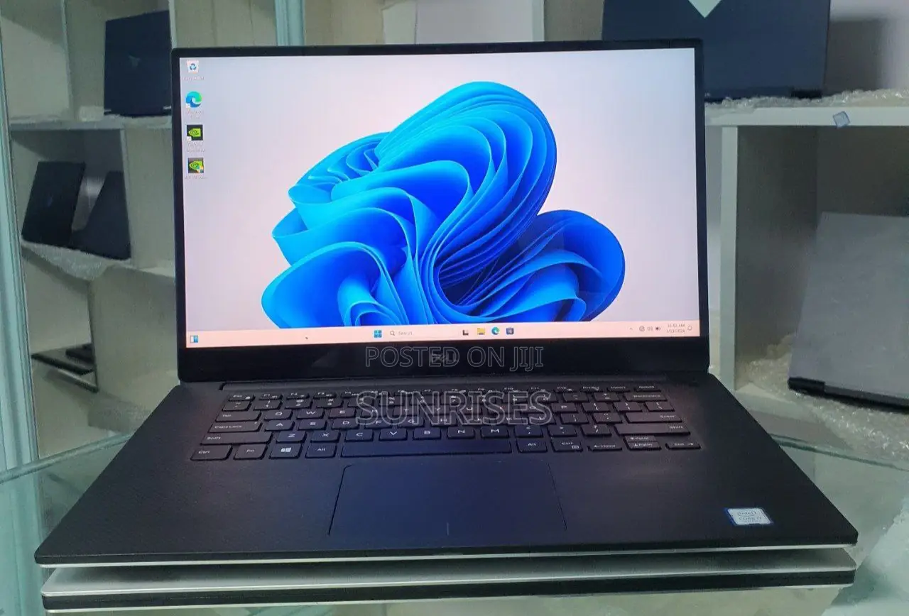 New Laptop Dell XPS 15 32GB Intel Core I7 SSD 1T
