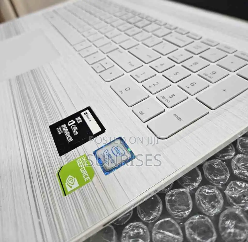 New Laptop HP Pavilion 15 8GB Intel Core I5 HDD 1T