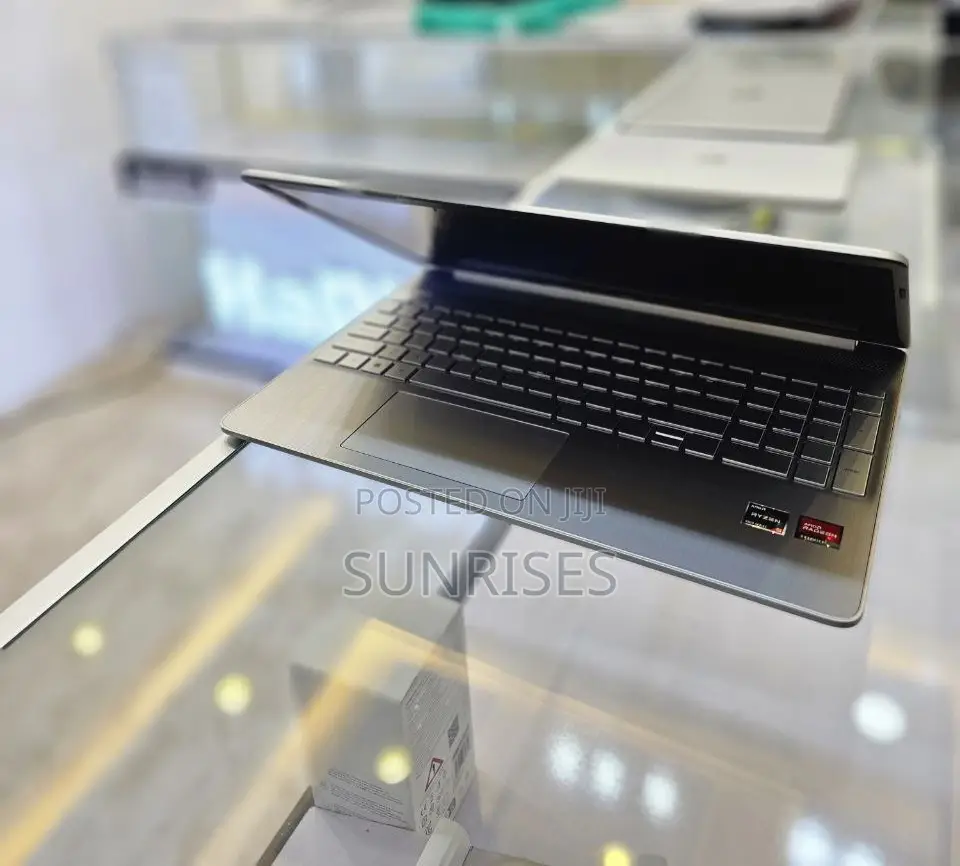 New Laptop HP ProBook 430 8GB AMD Ryzen 5 SSD 512GB