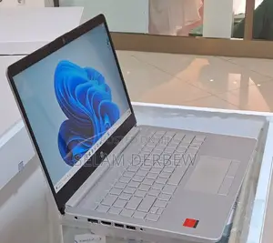 New Laptop HP Stream Notebook 8GB Intel Core I5 HDD 1T