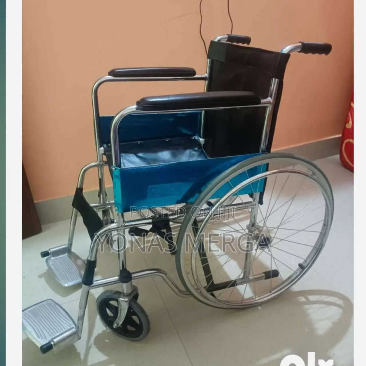 Wheelchair _Makes Easy for Users to Lock/Control