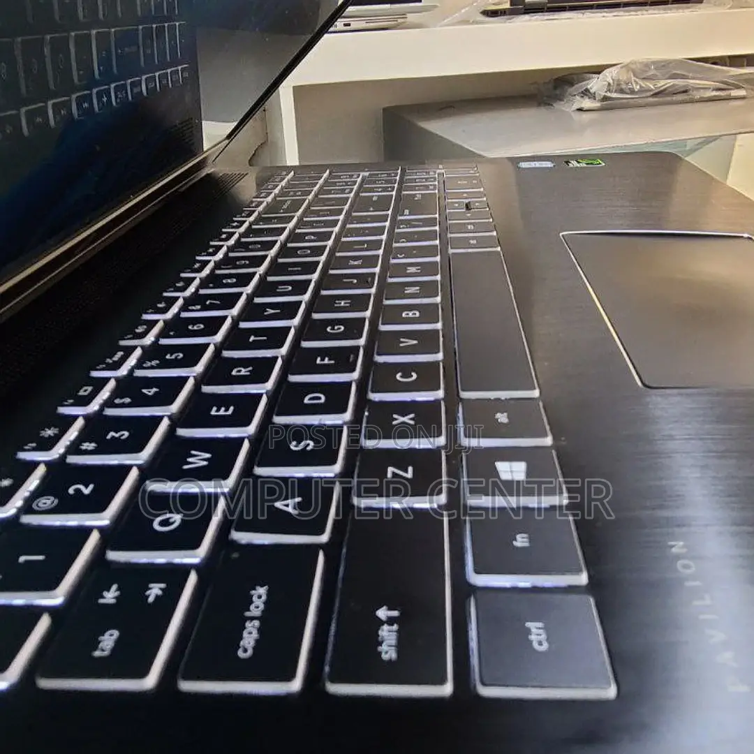 Laptop HP Pavilion 15 16GB Intel Core I7 HDD+SSD 2T