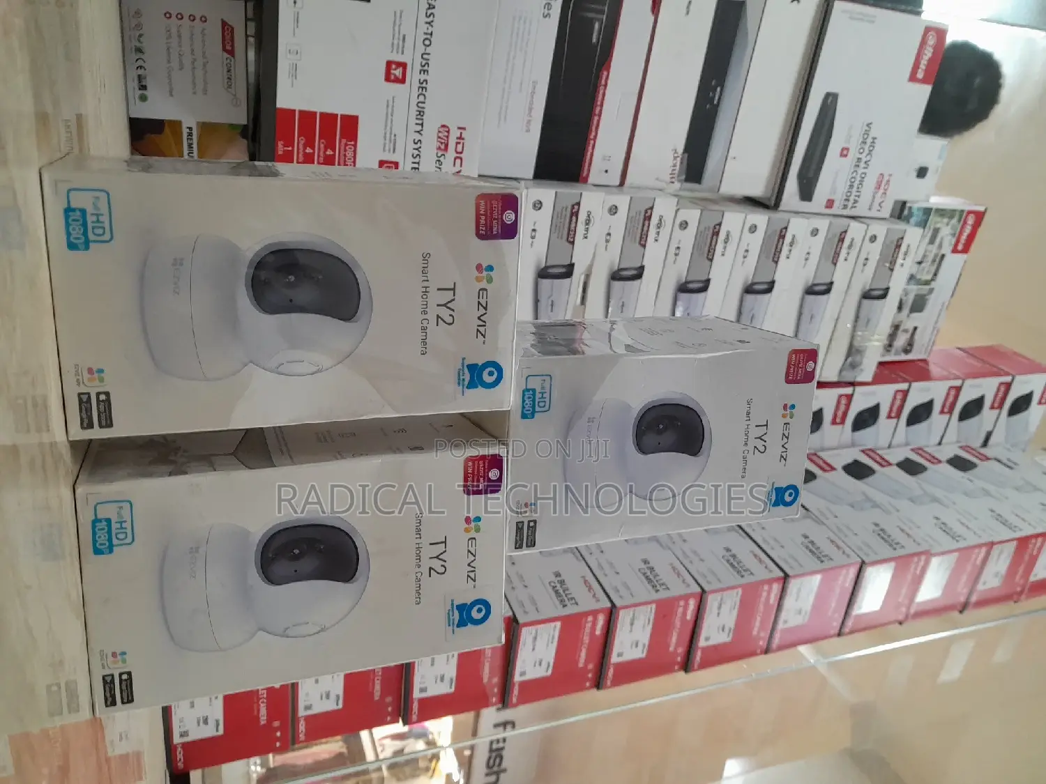 Ezviz Hikvision 360° Security Camera እየተሽከረከረ የሚቀርፅ