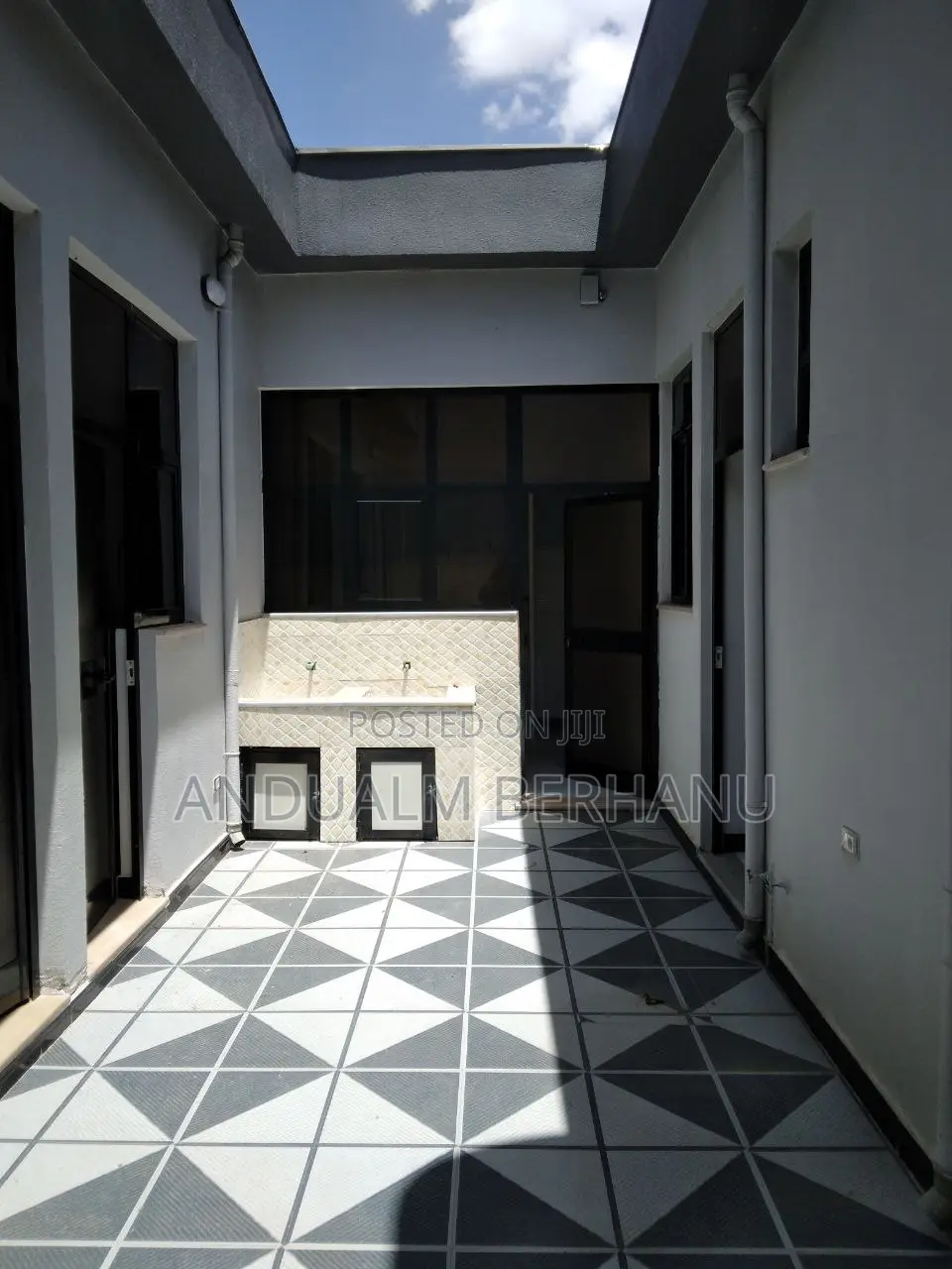4bdrm Villa in Bole for sale