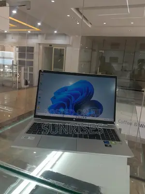 New Laptop HP ProBook 440 G9 8GB Intel Core I7 SSD 1T