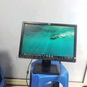 Photo - Monitor 19 Inch Wide Model HP