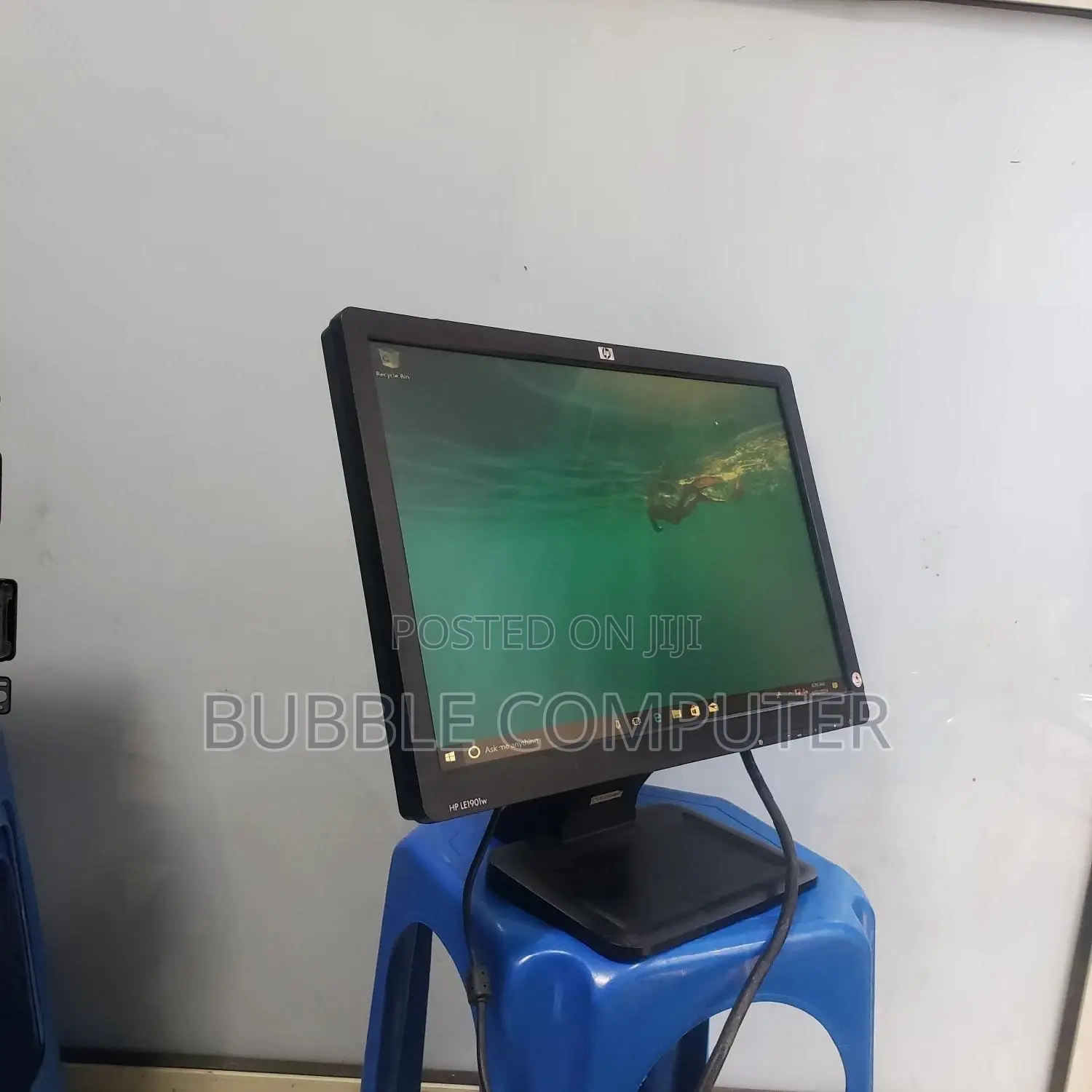 Monitor 19 Inch Wide Model HP