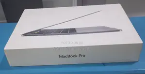 New Laptop Apple MacBook 8GB Intel Core I5 SSD 256GB