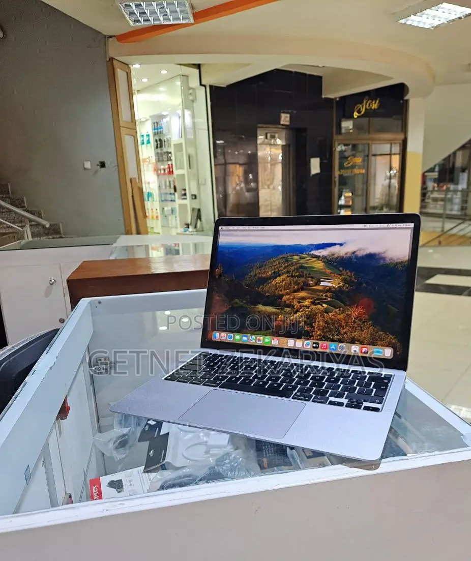 New Laptop Apple MacBook Air 2020 M1 8GB Apple M1 SSD 256GB