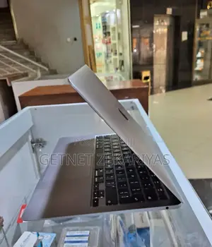 New Laptop Apple MacBook Air 2020 M1 8GB Apple M1 SSD 256GB