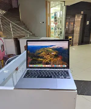 New Laptop Apple MacBook Air 2020 M1 8GB Apple M1 SSD 256GB