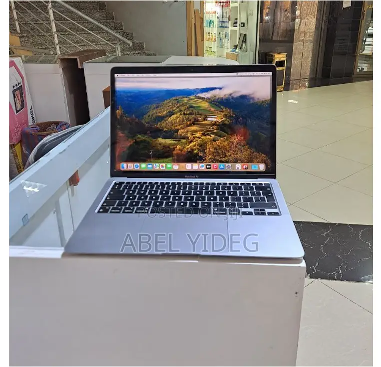 New Laptop Apple MacBook Air 2020 M1 8GB Apple M1 SSD 256GB