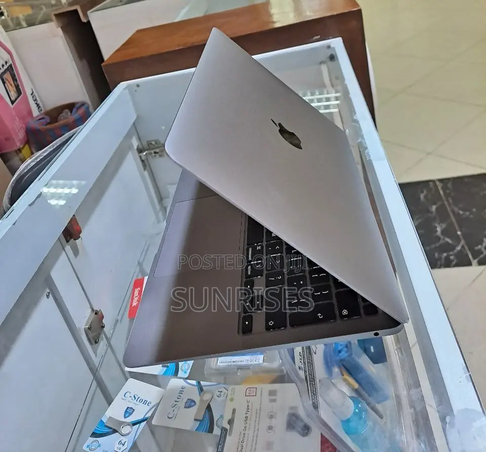 New Laptop Apple MacBook Air 2020 M1 8GB Apple M1 SSD 256GB