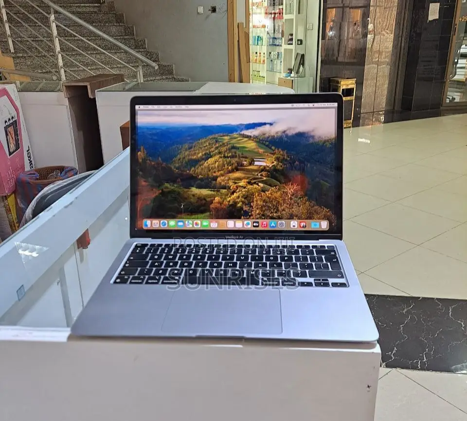 New Laptop Apple MacBook Air 2020 M1 8GB Apple M1 SSD 256GB