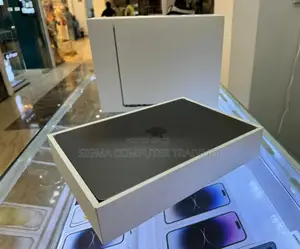 New Laptop Apple MacBook Air 2022 M2 8GB Apple M2 SSD 512GB