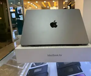 New Laptop Apple MacBook Air 2022 M2 8GB Apple M2 SSD 512GB