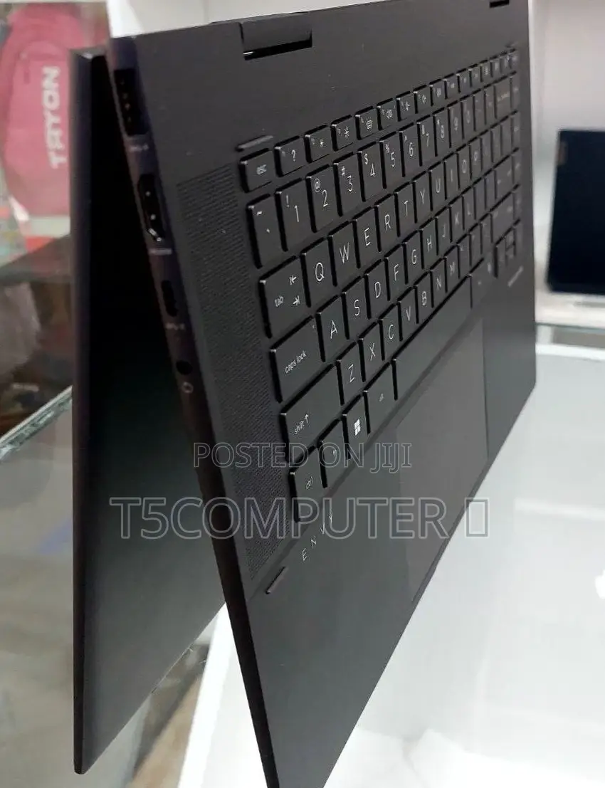 New Laptop HP Envy X360 8GB AMD Ryzen 5 SSD 512GB