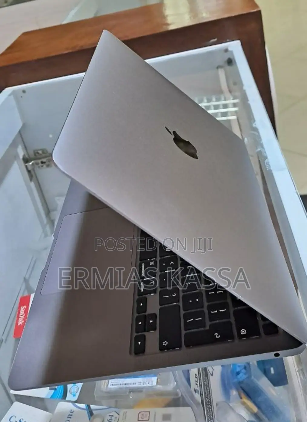 New Laptop Apple MacBook Air 2020 M1 8GB Apple M1 SSD 256GB