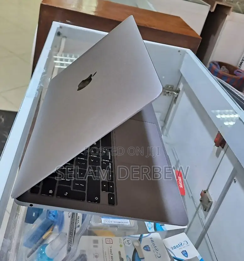 New Laptop Apple MacBook Air 2020 M1 8GB Apple M1 SSD 256GB
