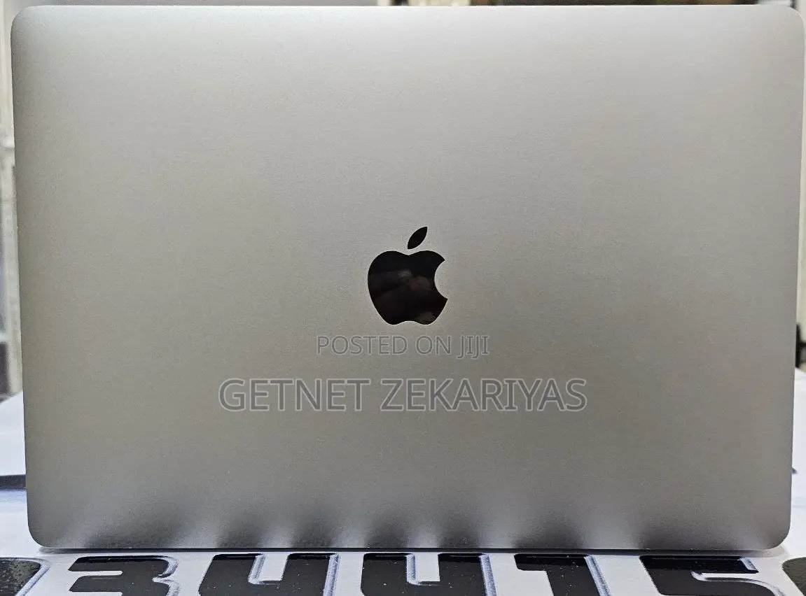 New Laptop Apple MacBook Pro 2018 8GB Intel Core I5 SSD 256GB