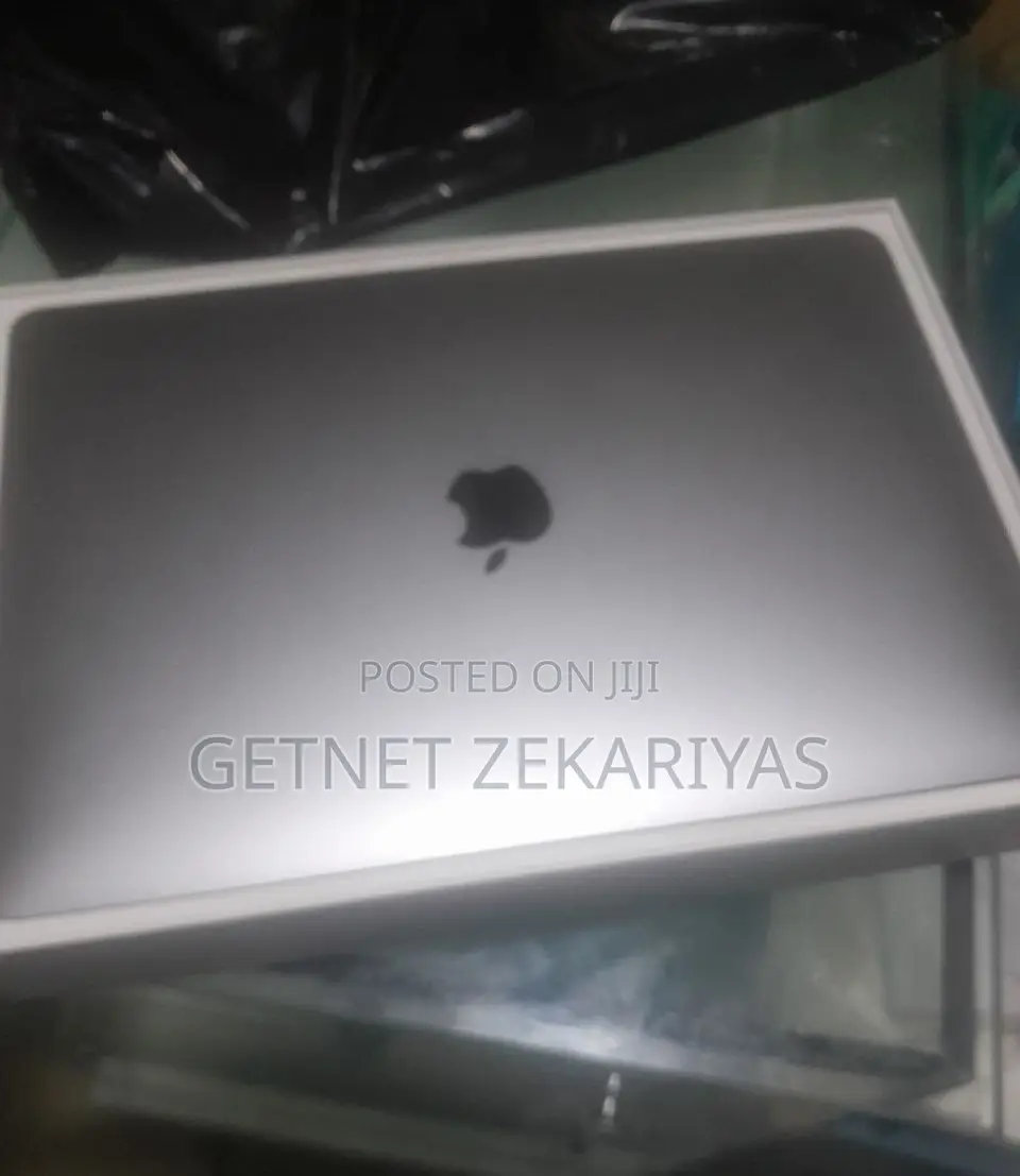 New Laptop Apple MacBook Pro 2018 8GB Intel Core I5 SSD 256GB
