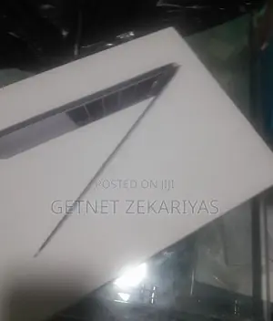 New Laptop Apple MacBook Pro 2018 8GB Intel Core I5 SSD 256GB