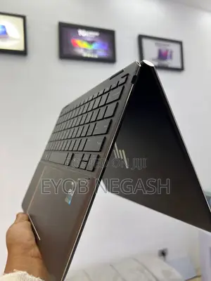 New Laptop HP Spectra 13 16GB Intel Core I7 SSD 1T