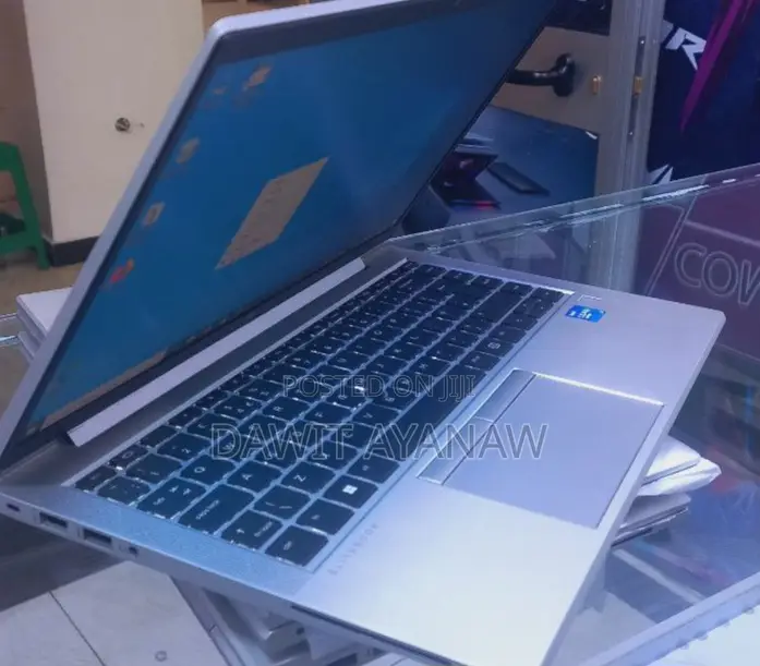 New Laptop HP EliteBook 840 G8 16GB Intel Core I5 SSD 512GB