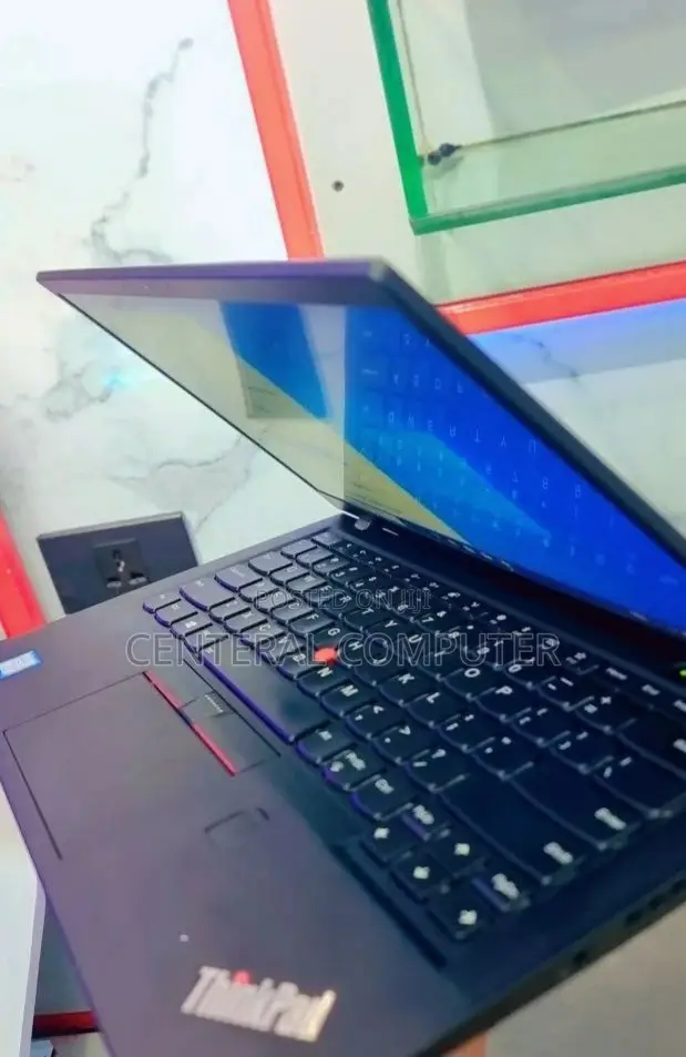 New Laptop Lenovo ThinkPad T480s 8GB Intel Core I7 SSD 512GB