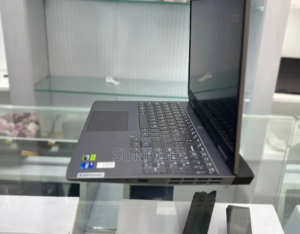 New Laptop Lenovo 500e 16GB Intel Core I7 SSD 512GB