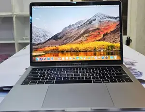 New Laptop Apple MacBook 2018 8GB Intel Core I5 SSD 256GB