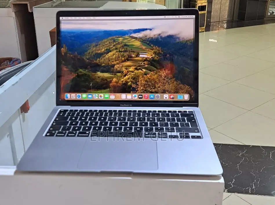 New Laptop Apple MacBook Air 2020 M1 8GB Apple M1 SSD 256GB