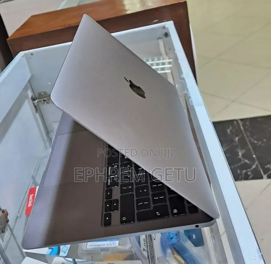 New Laptop Apple MacBook Air 2020 M1 8GB Apple M1 SSD 256GB