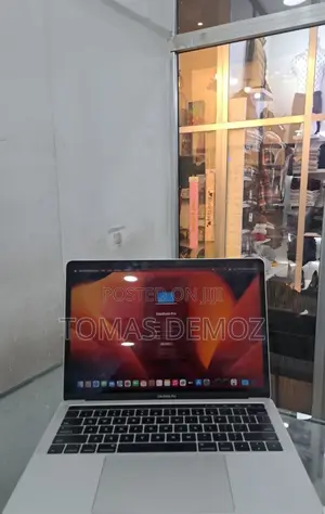 New Laptop Apple MacBook Pro 2017 8GB Intel Core I5 SSD 256GB