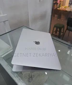 New Laptop Apple MacBook Pro 2017 8GB Intel Core I5 SSD 256GB