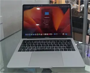 New Laptop Apple MacBook Pro 2017 8GB Intel Core I5 SSD 256GB