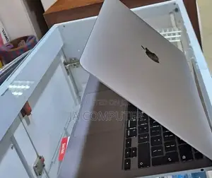 New Laptop Apple MacBook Air 2020 M1 8GB Apple M1 Pro SSD 256GB