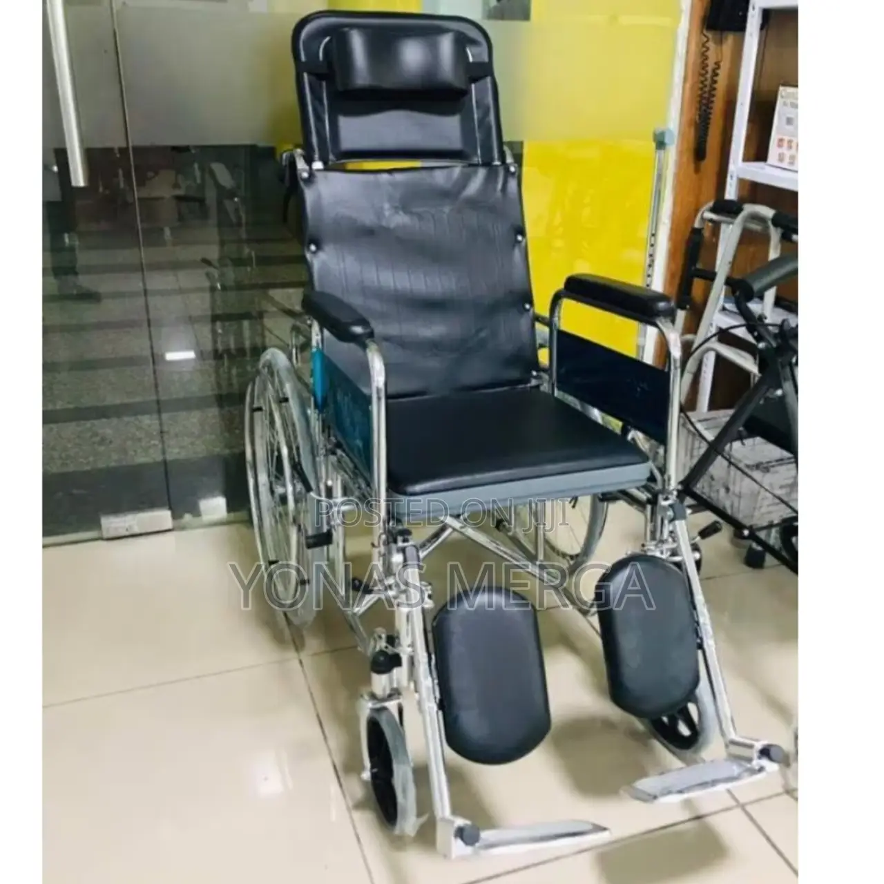 Toilet Wheelchair It Is Quality-Tested for Long Service Life