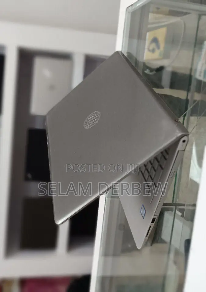 Laptop HP Pavilion 11 8GB Intel Core I5 HDD 1T