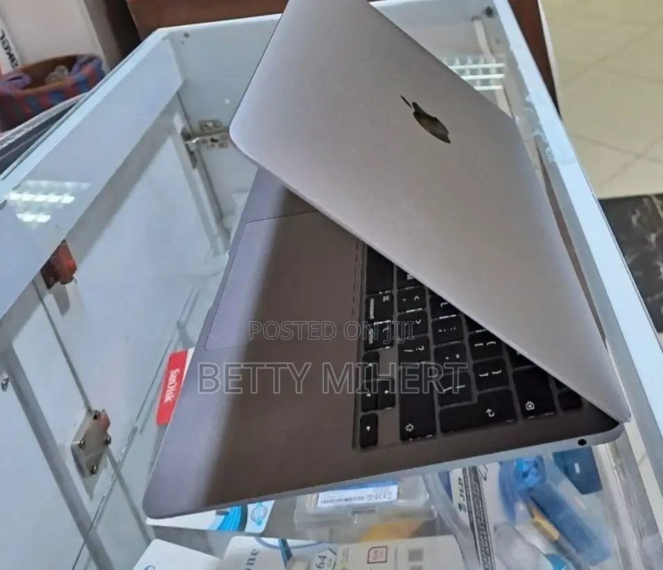 New Laptop Apple MacBook Air 2020 M1 8GB Apple M1 SSD 256GB