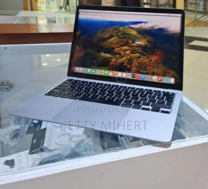 New Laptop Apple MacBook Air 2020 M1 8GB Apple M1 SSD 256GB