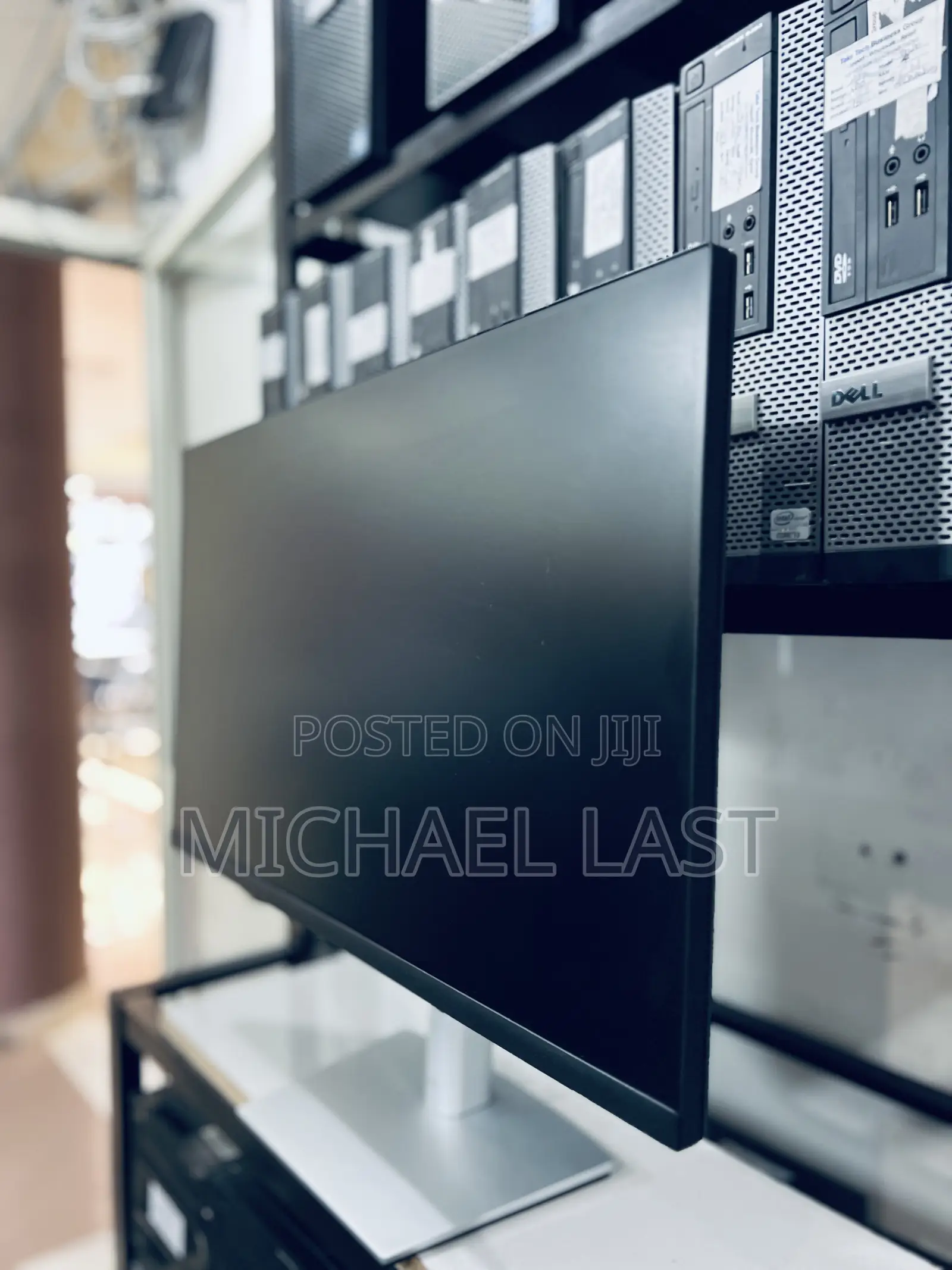 Dell 7 Inch Frameless Monitor