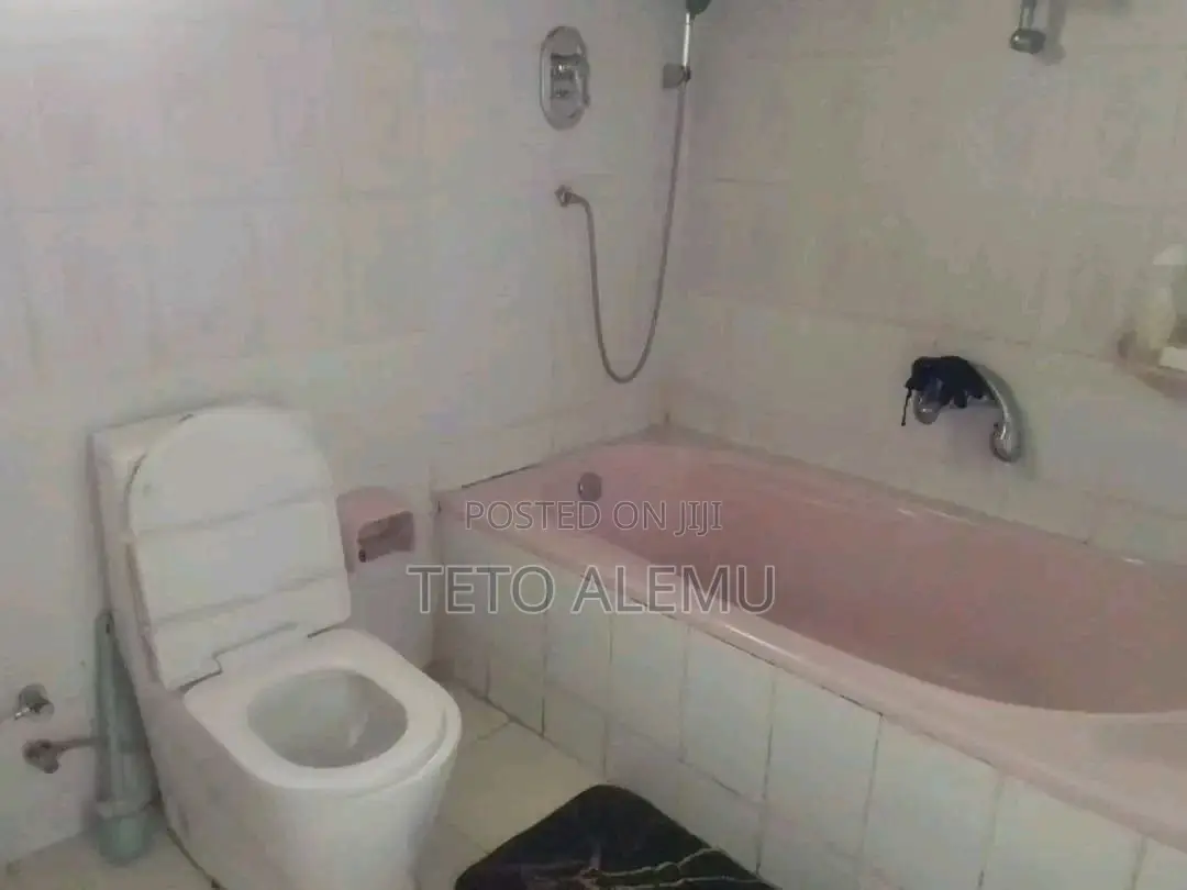 6bdrm House in የሚሸጥ ቤት አያት, Bole for sale