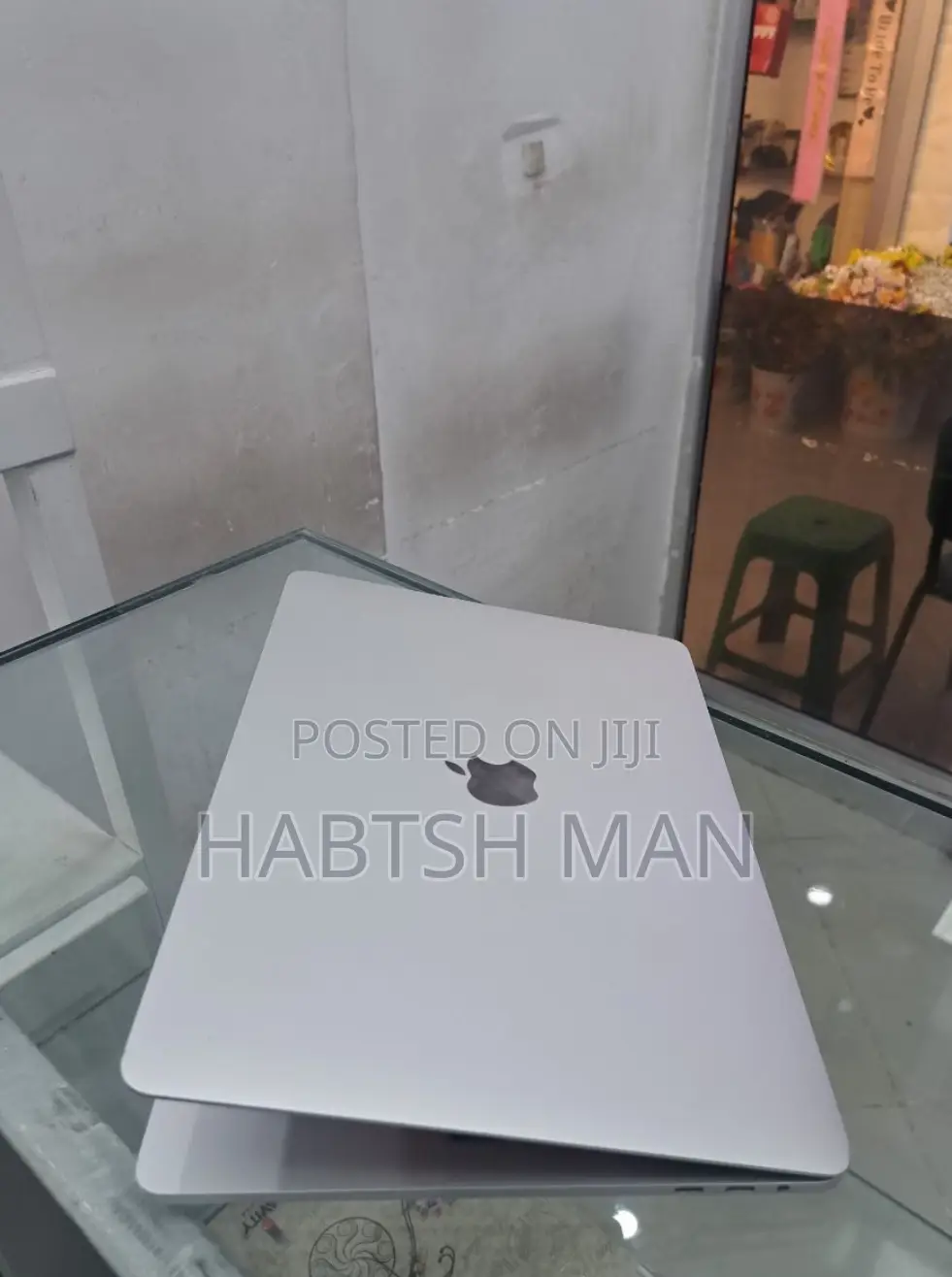 New Laptop Apple MacBook Pro 2017 8GB Intel Core I5 SSD 256GB