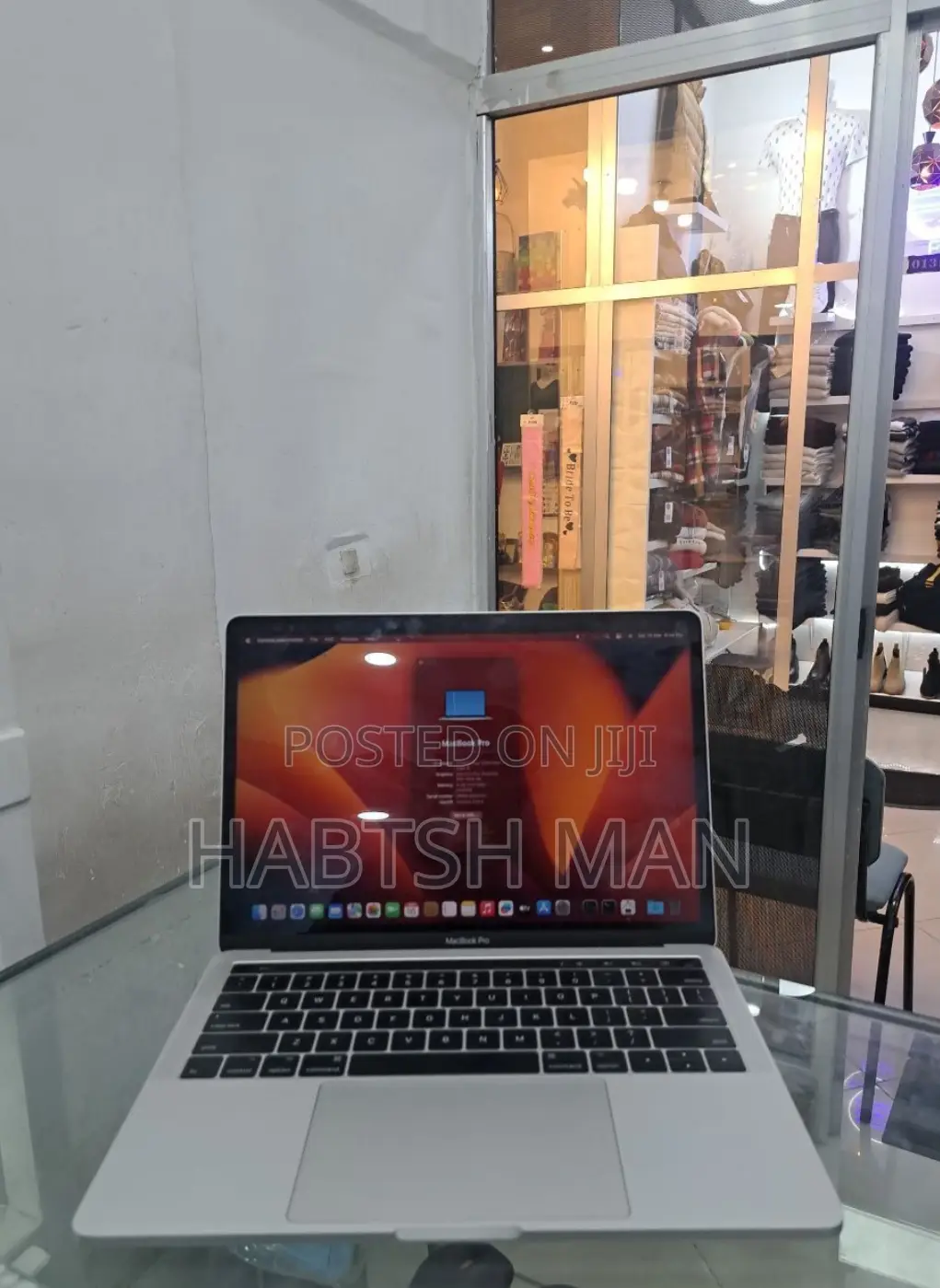 New Laptop Apple MacBook Pro 2017 8GB Intel Core I5 SSD 256GB