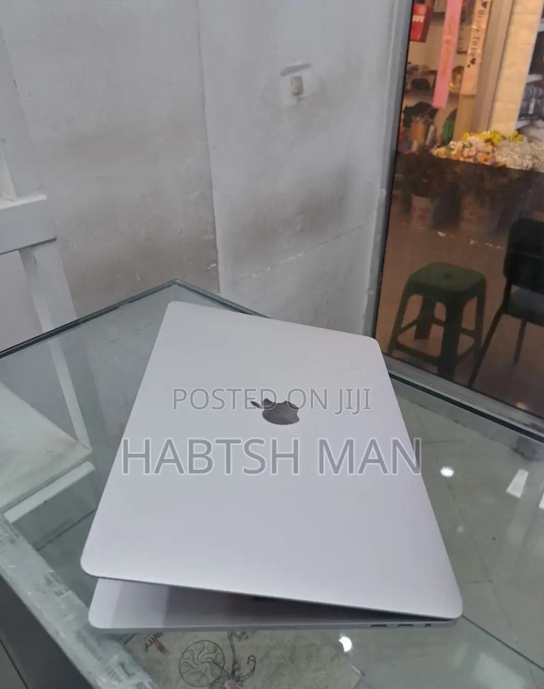 New Laptop Apple MacBook Pro 2017 8GB Intel Core I5 SSD 256GB